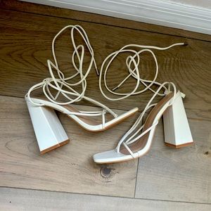 Pretty Little Thing WhIte Strappy Heels size 7